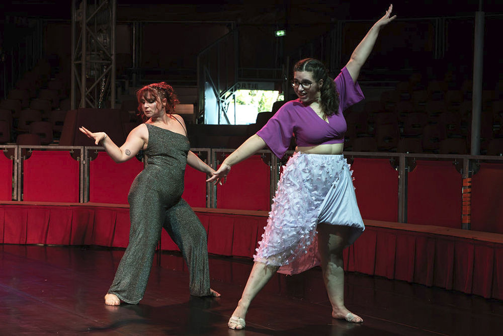 Couple de danseuse en apprentissage